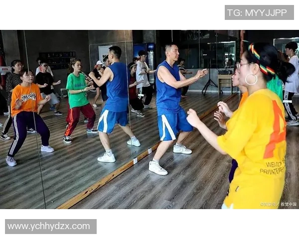 黄强专访：从街头到舞台的蜕变与坚持回顾他的街舞人生旅程